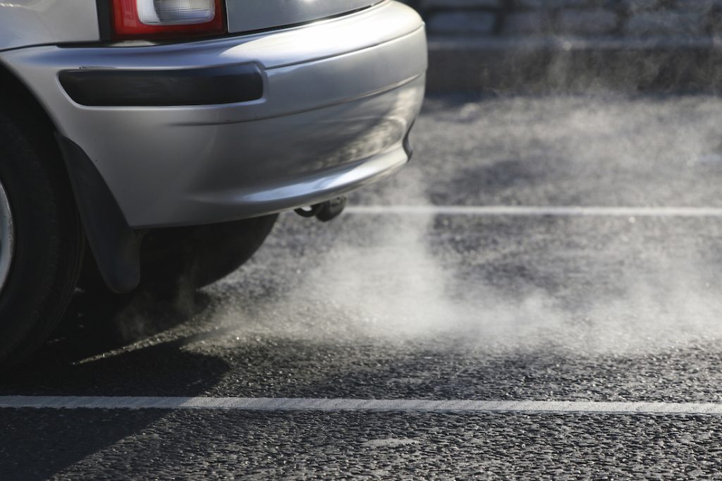 Fim da proibição dos motores a combustão em 2035? Acordo em Bruxelas pode salvar híbridos e carros a gasolina