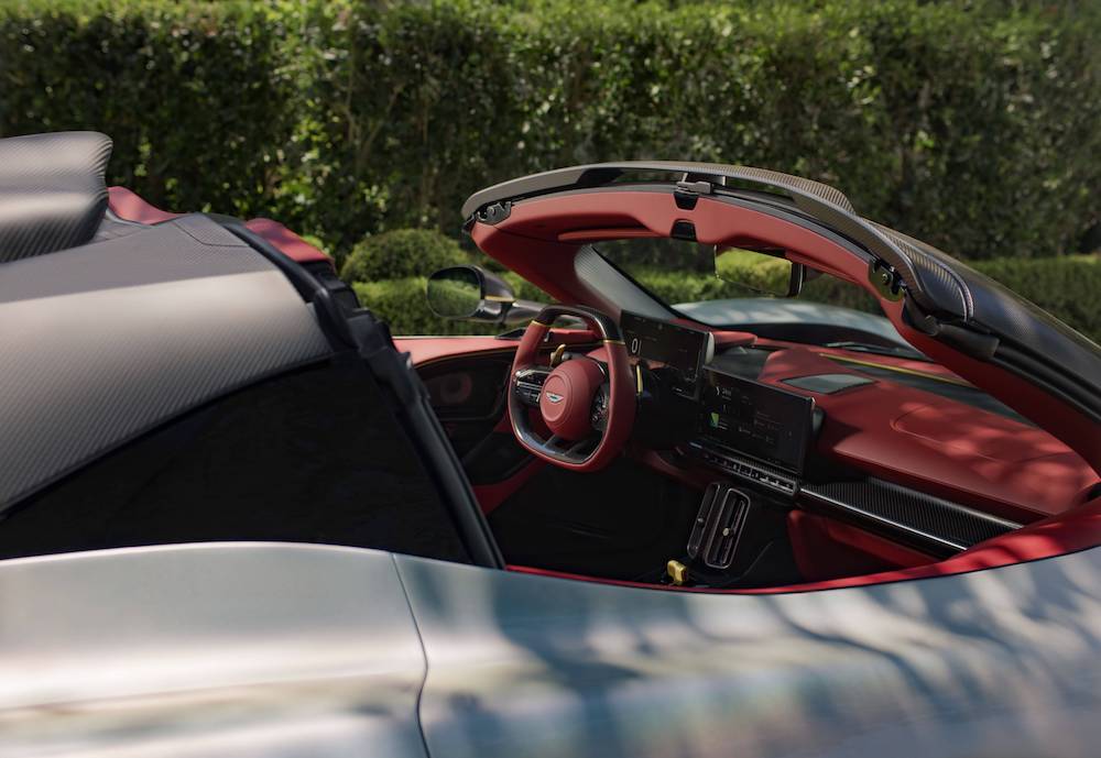 Aston Martin Valhalla Spider: descapotável híbrido com 1079 cv atinge os 350 km/h