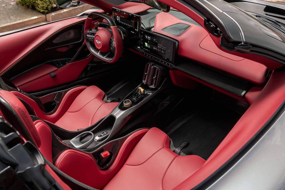 Aston Martin Valhalla Spider: descapotável híbrido com 1079 cv atinge os 350 km/h