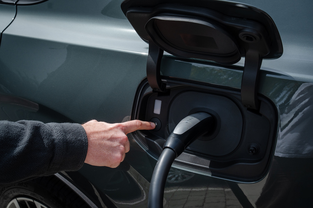 Quanto se poupa por ano com um carro elétrico em Portugal? As contas para 15.000 km