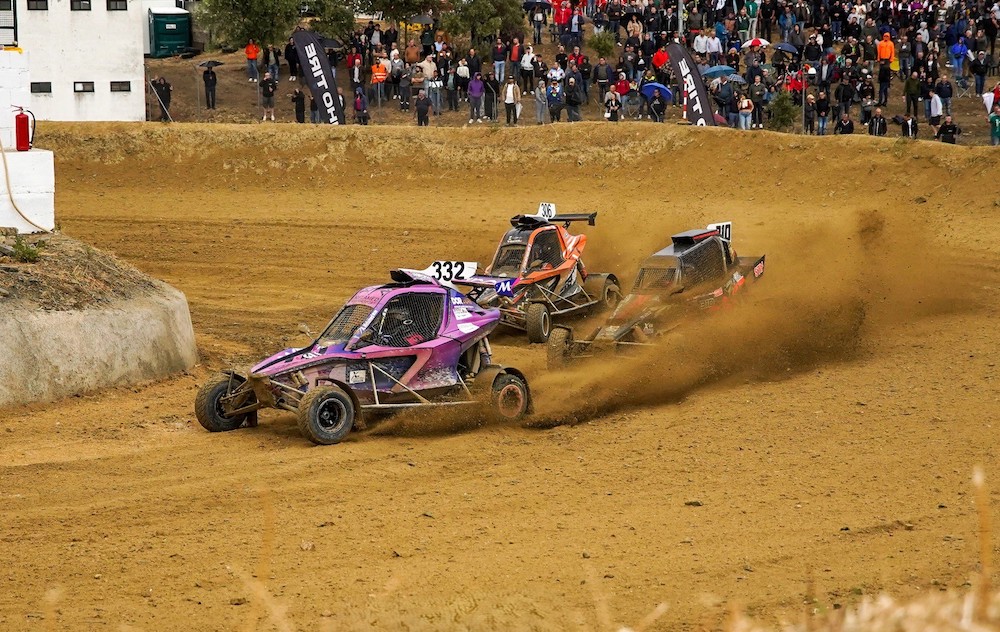 Foz Côa recebe a decisão de três títulos europeus de Autocross e Cross Car